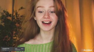 lizzy_blaze - Red-haired bitch shows poses