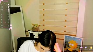 emilie_shy -The student is shy and doesn't know what to do.