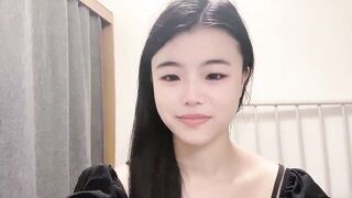 chinesegirlwong -Asian girl talks cutely on camera