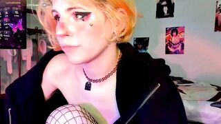 hentaimelody - Young slut shows her little tits