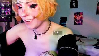 hentaimelody - Young slut shows her little tits