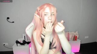 versacetearzxxx - Anime girl entertains the guys