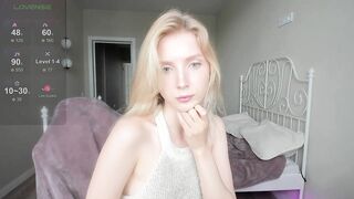 oh_honey_ - Young woman teases in front of the camera and communicates cutely