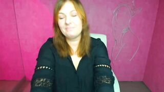 molly_mis - Milf in clothes sits chatting in front of the camera and does not want to undress.