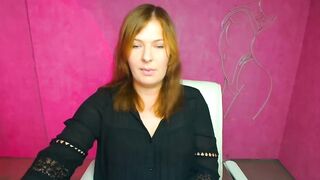 molly_mis - Milf in clothes sits chatting in front of the camera and does not want to undress.