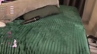 golden_alinee - [Young woman with a lavender in her ass masturbates her pussy with a vibrator