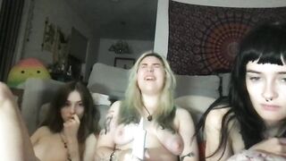 snowxbunny1228 - three lesbians having a nice time