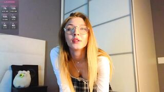 annie_f0x -Student dances striptease in front of the camera in her uniform