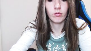 sweetheart_77 - [The student is embarrassed to undress in front of the camera and just sits and chats