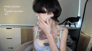 lonelly_lolly98 - Young bitch with tattoos is having a nice chat.