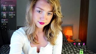 vanessa_maes - Charming young woman sweetly chatting in front of the camera